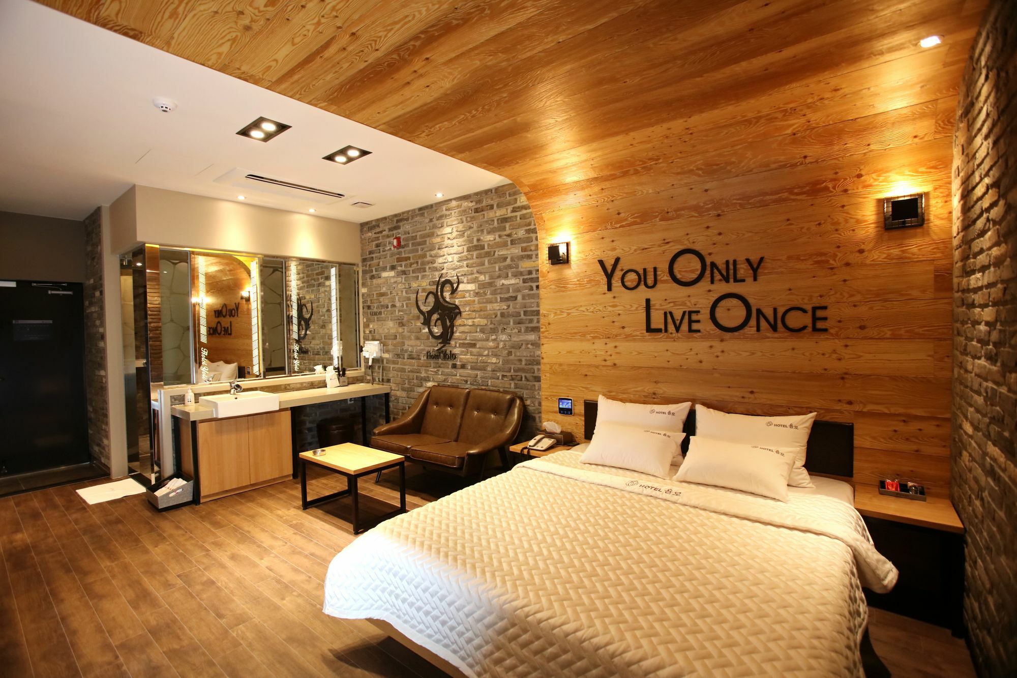 Hotel Yolo Chongnae-dong Exterior foto